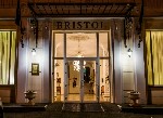 Отель «Бристоль» предлагает Вашему вниманию конференц-зал вместимостью до 70 человек и комнату переговоров на 8-12 человек. ...