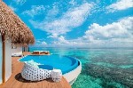 Мальдіви – це райський архіпелаг із понад 1000 островів в Індійському океані.  Вони відомі своїми білими пляжами,  кришталево чистою водою та дивовижним підводним світом.  Цей райський куточок землі п ...